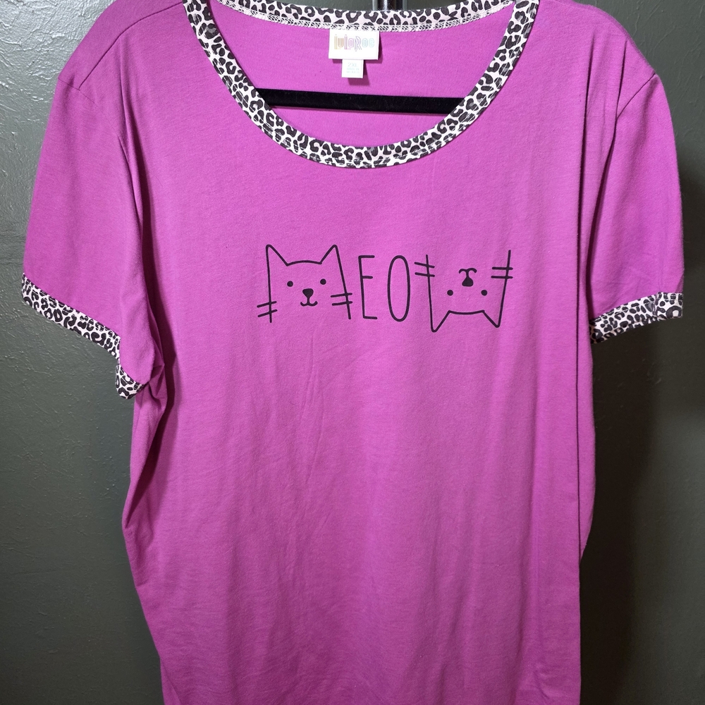 LuLaRoe Liv Hot Pink Cat Graphic Tee with Leopard Trim